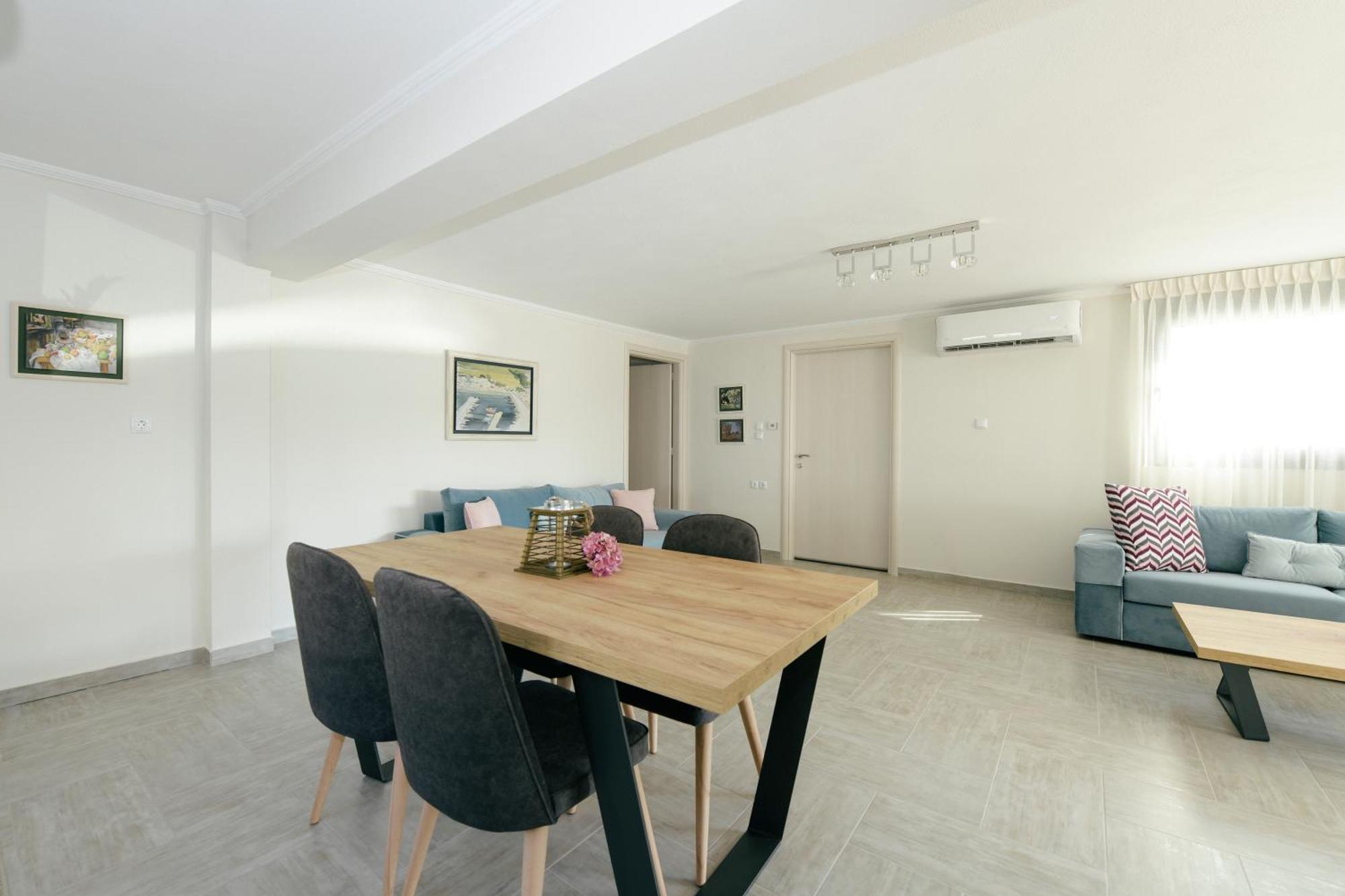 W1 Apartment