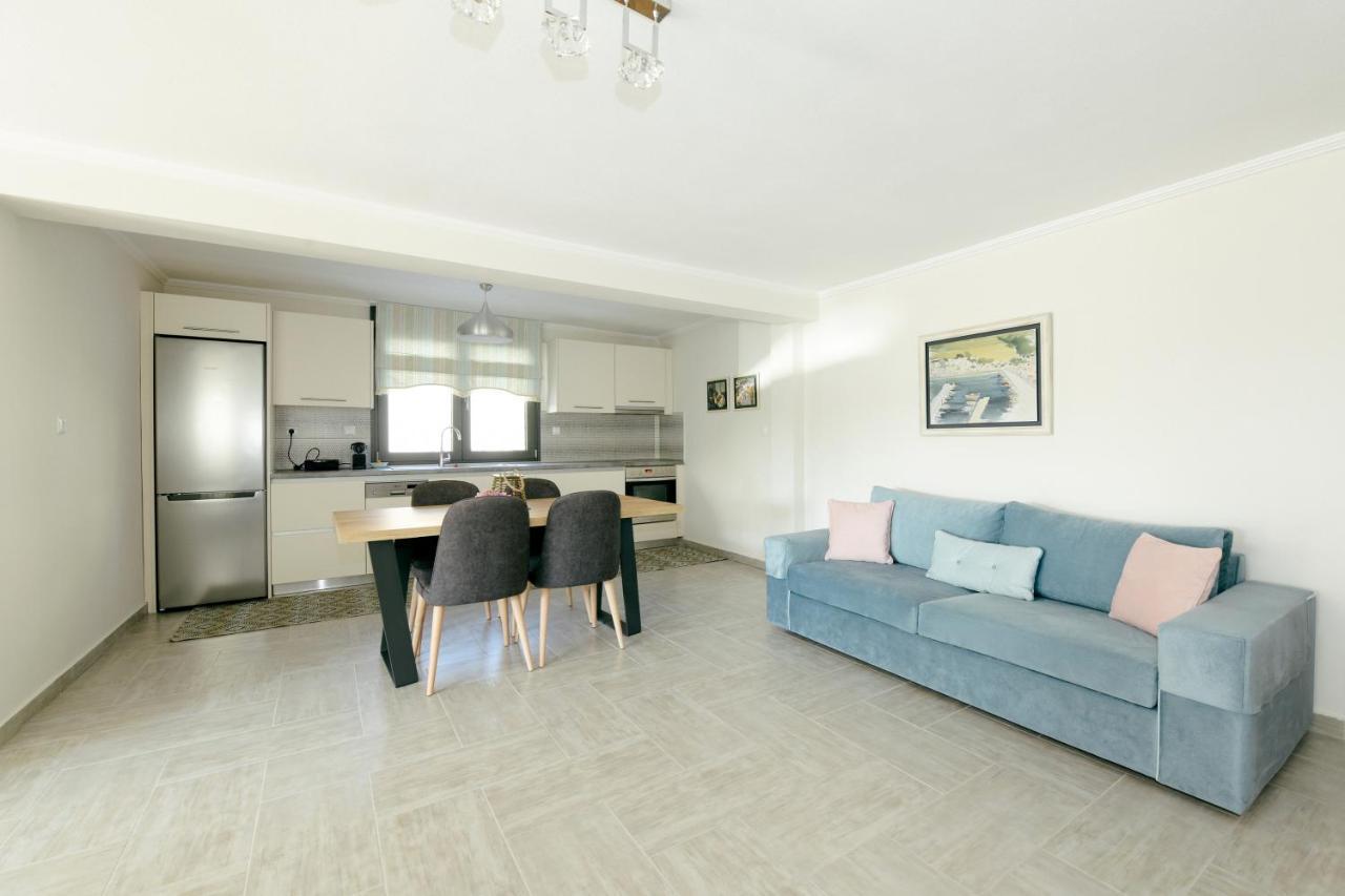 W1 Apartment