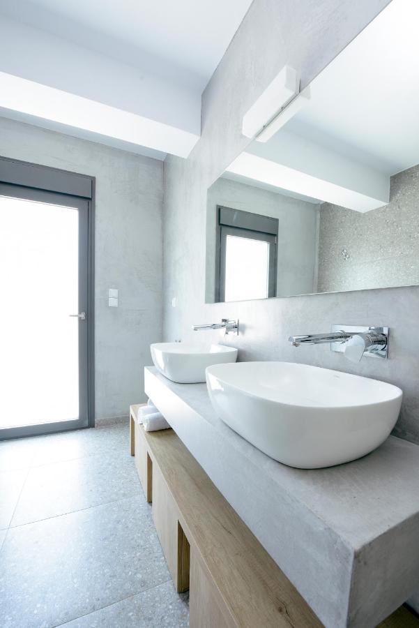 W1 Apartment